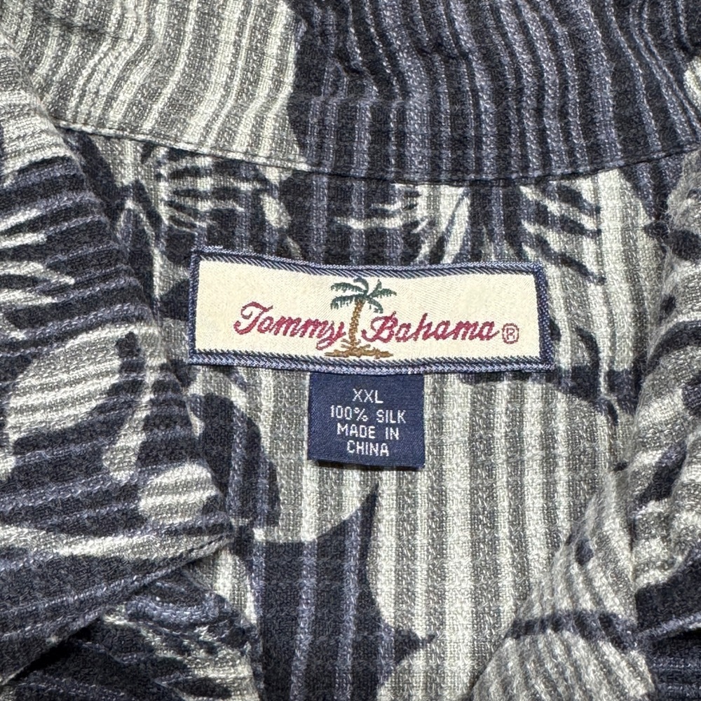 Tommy Bahama Mens XXL Silk Floral Camp Shirt Grey Black Tropical Short Sleeve - Picture 4 of 9